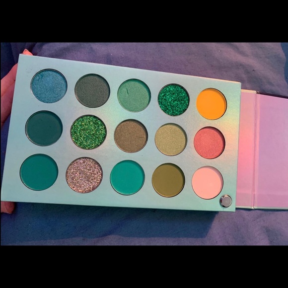 60 colors eyeshadow pallet - Picture 4 of 6